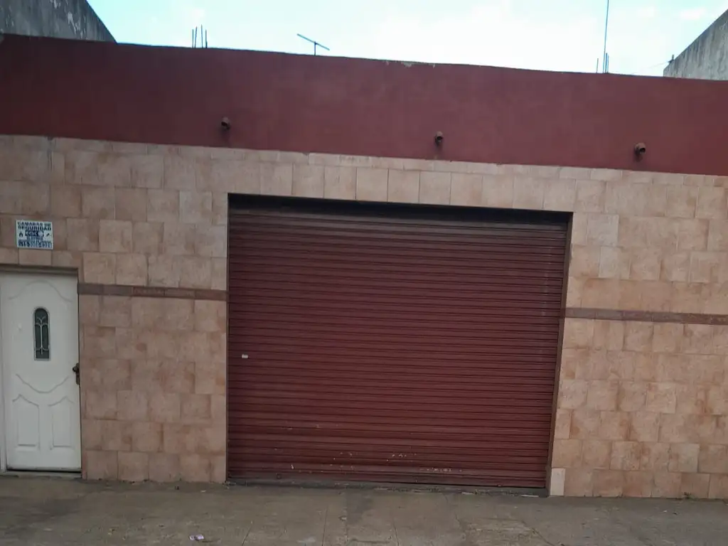 Foto de GALPON O COCHERA A MTS. AVENIDA, imagen 1
