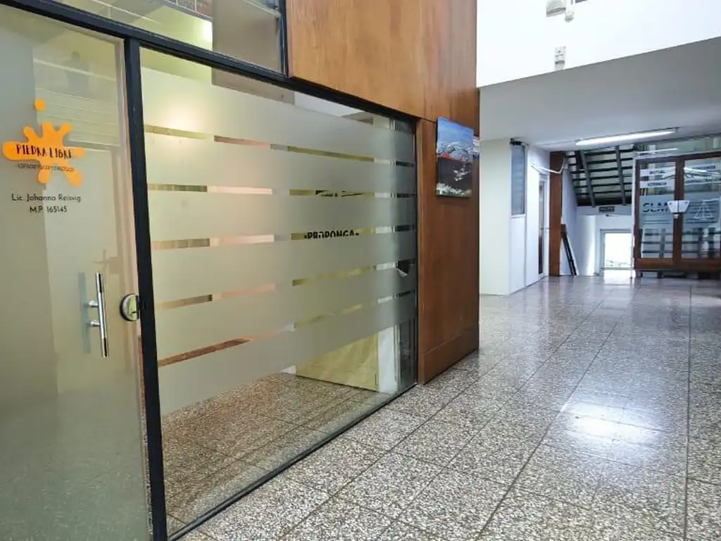 Foto de OFICINA A MEDIA CUADRA DE LA PLAZA DE ESCOBAR, imagen 1