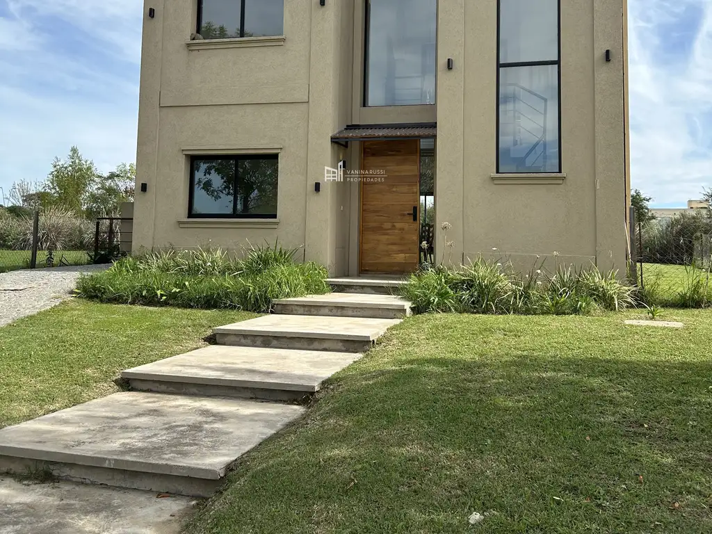 Foto de CASA EN VENTA - PUERTOS, ARAUCARIAS, imagen 1