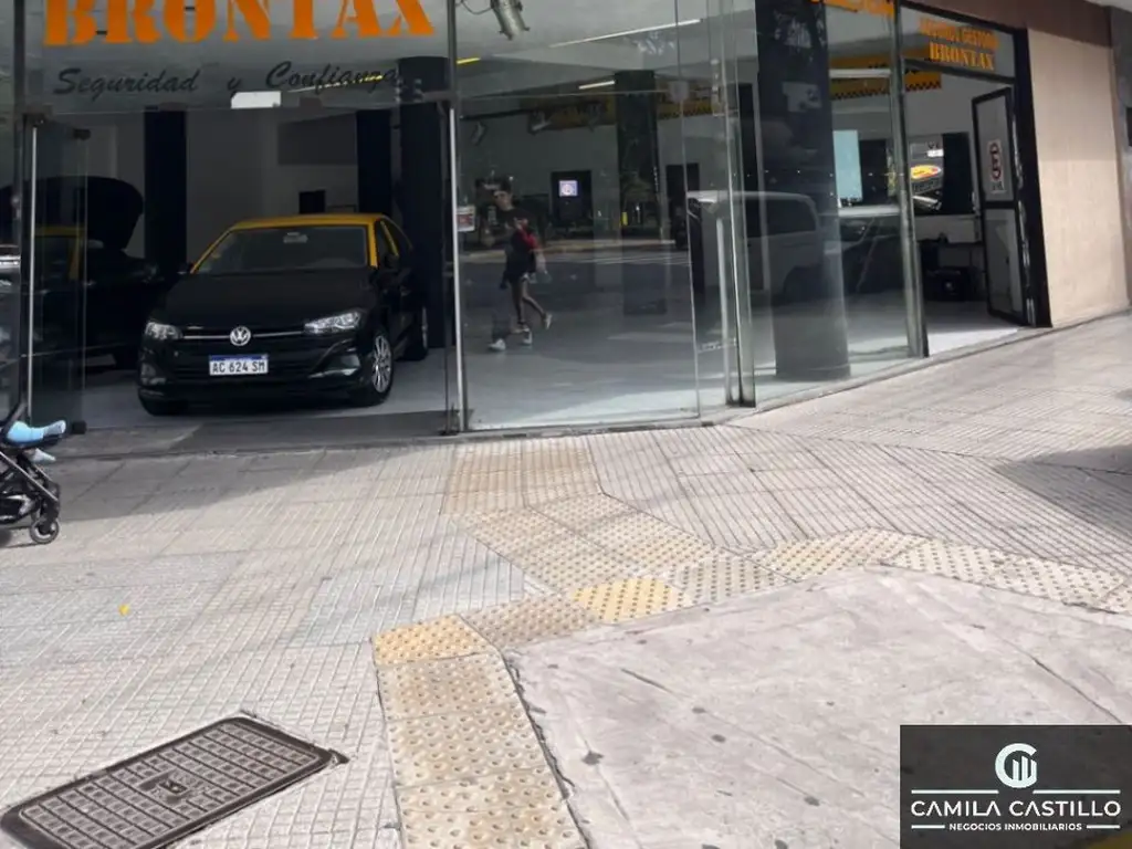 Foto de Local comercial en alquiler ubicado en Villa Luro, imagen 2