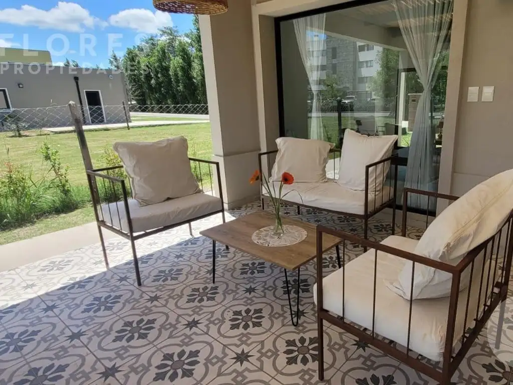 Foto de Casa en alquiler anual, 5 ambientes, 3 dormitorios, 3 baños, Lagoon, imagen 1