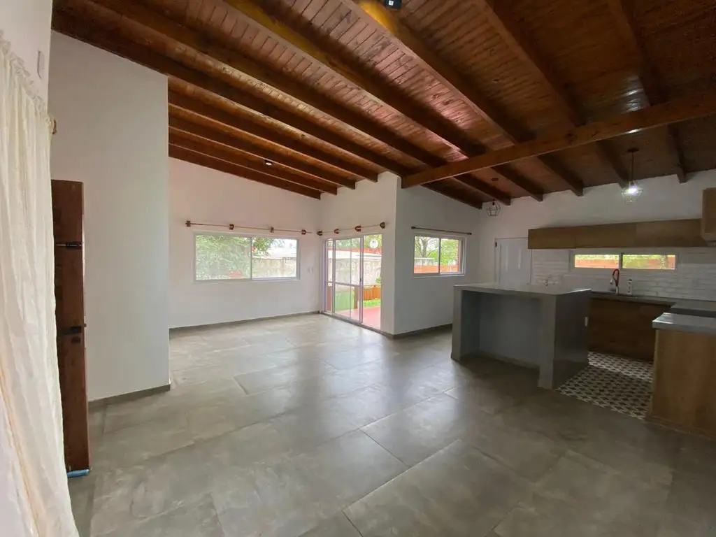 Foto de Casa en lote propio de 3 amb amplios , entrada de auto , jardín fondo y, imagen 1