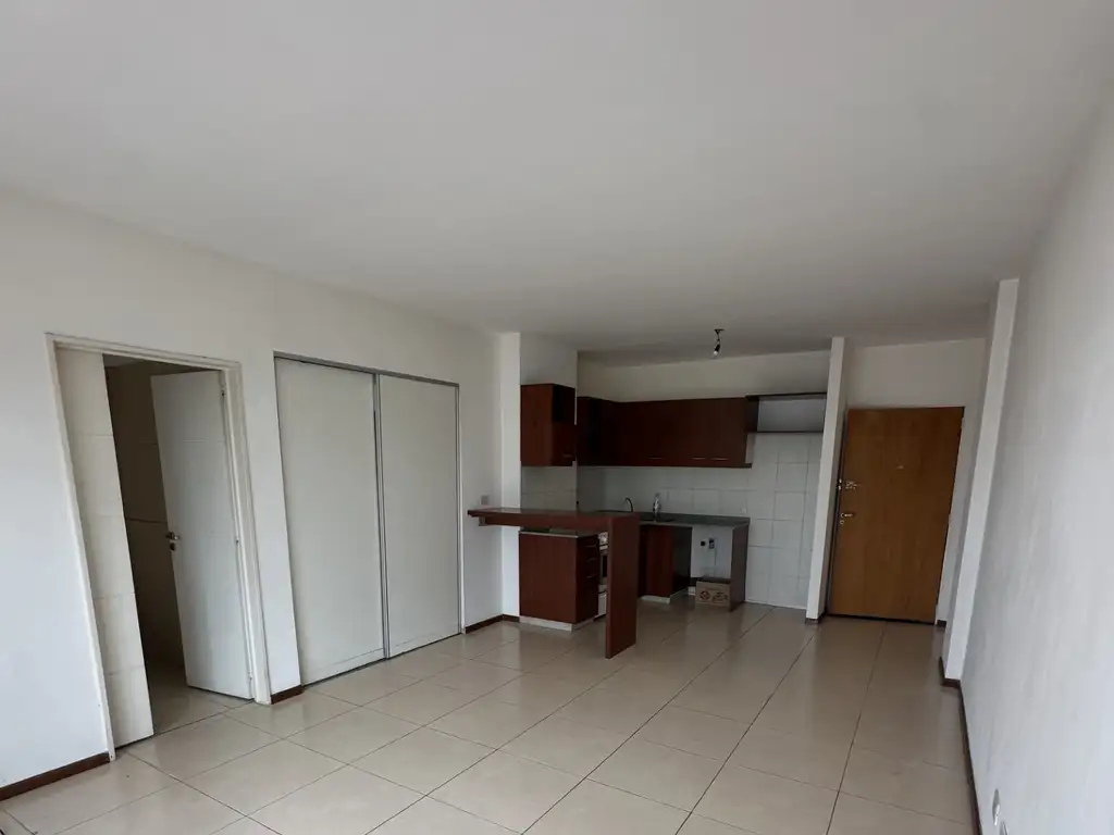 Foto de DPTO MONOAMBIENTE 7º PISO CONTRAFRENTE VISTA ABIERTA CON COCHERA CUB, imagen 4