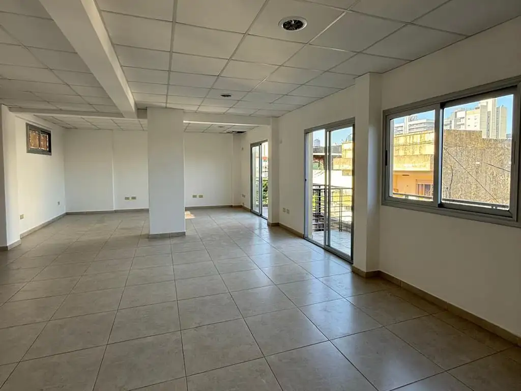 Foto de ?? ALQUILER – OFICINA PREMIUM EN CORRIENTES ?? Ed. Corrientes IV Ubicac, imagen 4