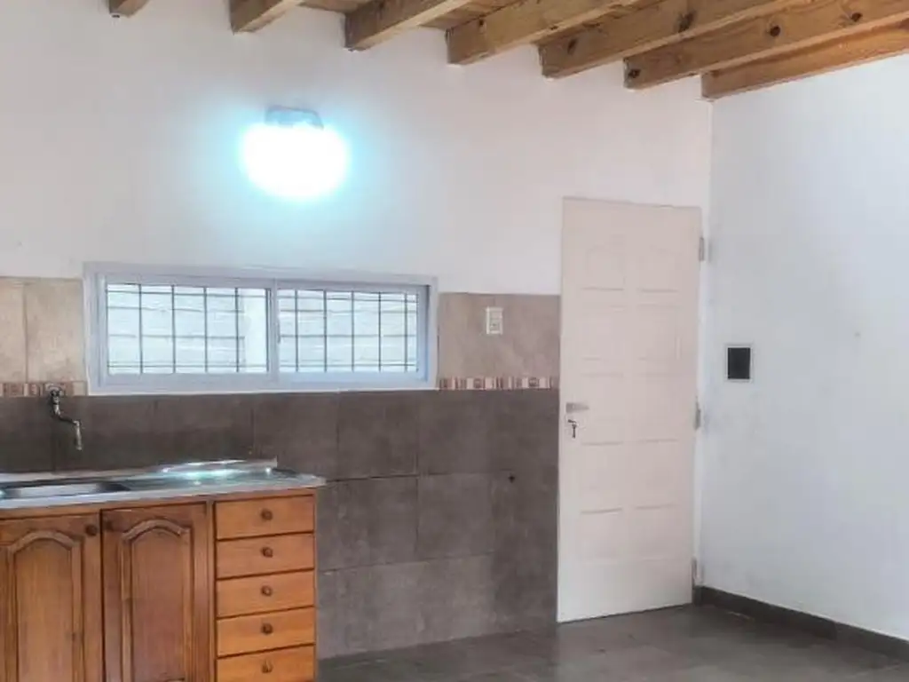 Foto de DÚPLEX DE 1 DORM. CERCANO POLIDEPORTIVO "FINITO" GEHRMANN, imagen 1