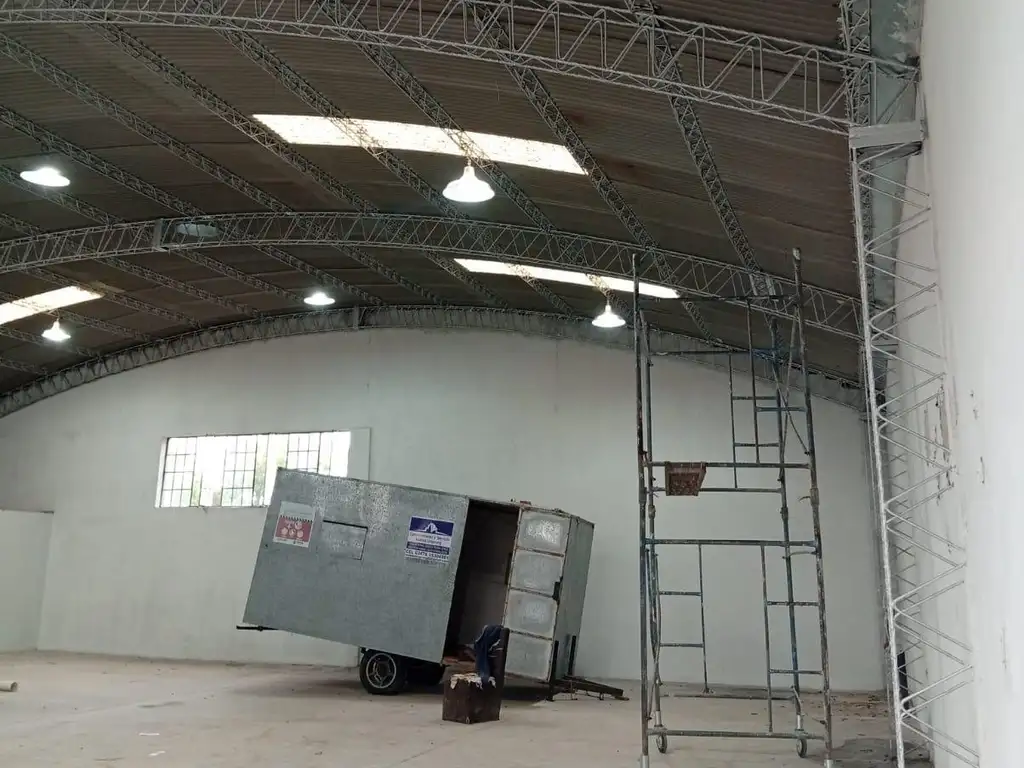 Foto de Alquiler | Galpon | 289 m² | Fray Luis Beltran | Barrio Garibaldi, imagen 2
