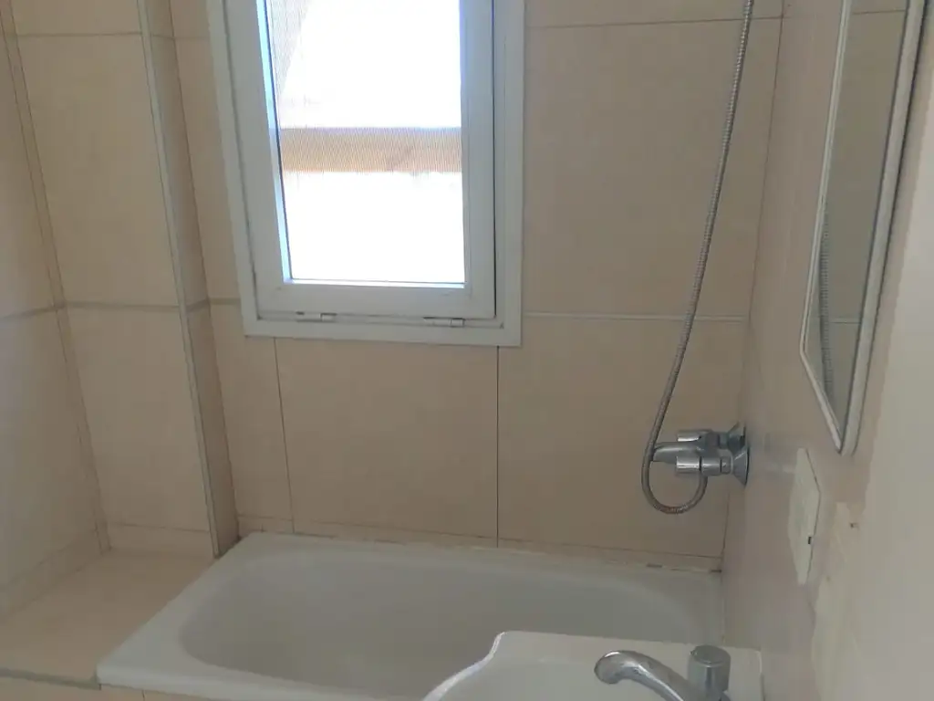 Foto de DPTO MONOAMB. 7º PISO AL FRENTE CON BCON, imagen 5