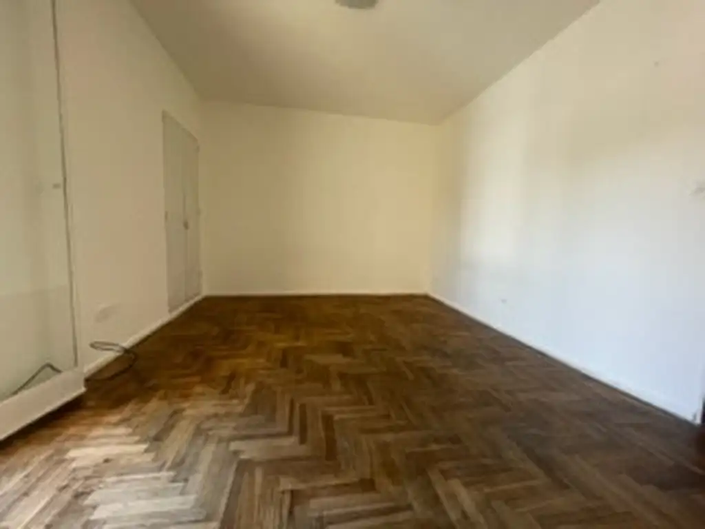 Foto de MUY BUEN MONO-AMBIENTE 25 MTS, LUMINOSO COCINA INDEP Y BAÑO COMPLETO, imagen 1
