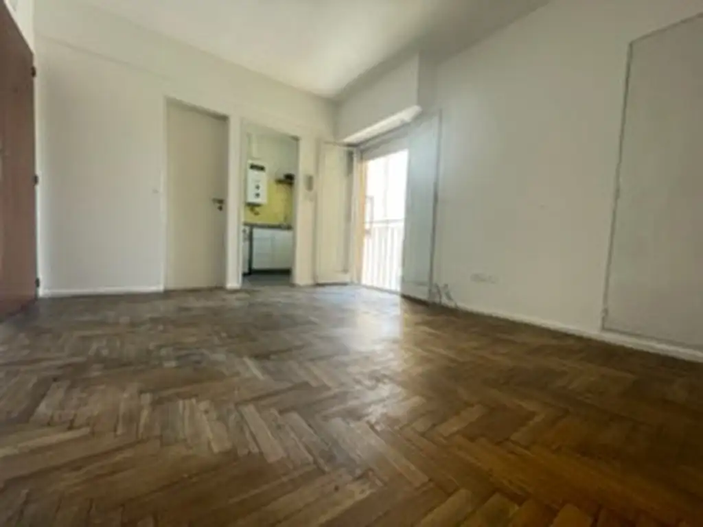 Foto de MUY BUEN MONO-AMBIENTE 25 MTS, LUMINOSO COCINA INDEP Y BAÑO COMPLETO, imagen 3