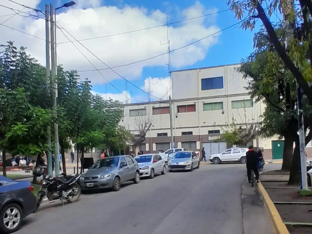 Foto de DESTINO COMERCIAL! CASA HISTORICA EN INMEJORABLE UBICACION, imagen 2