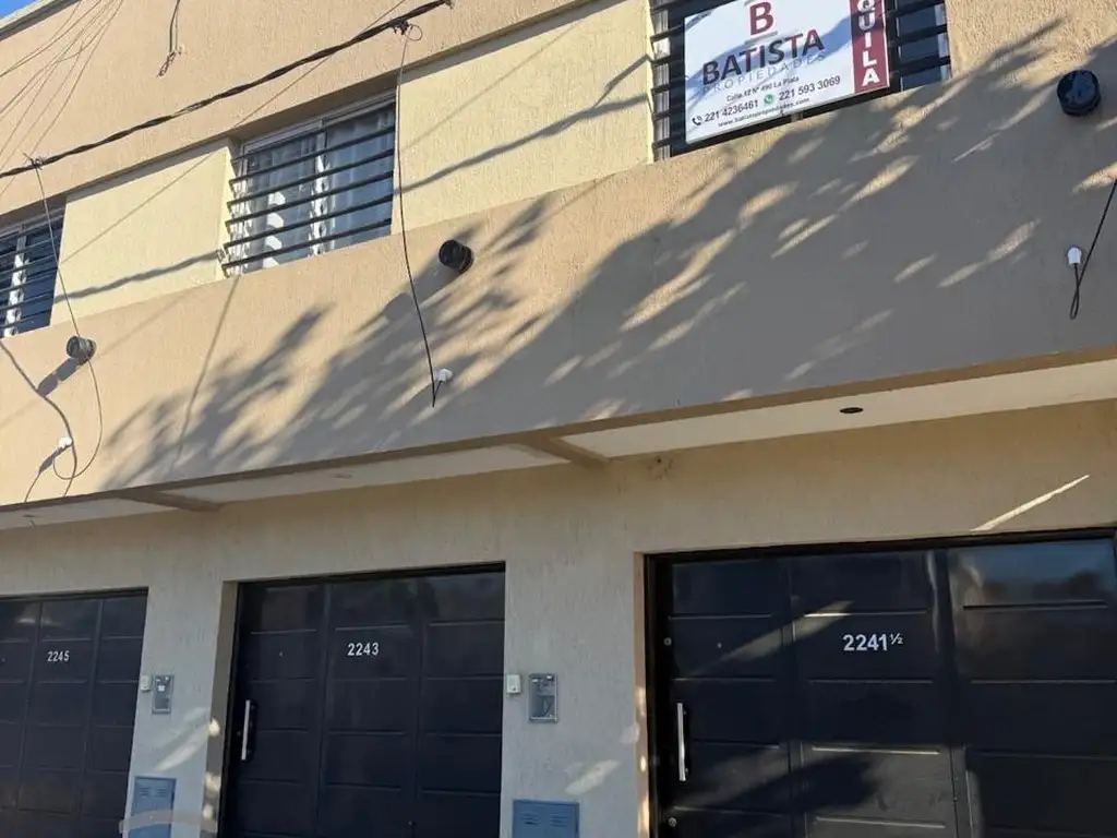 Foto de ¡ALQUILA! Dúplex en calle 60 e/ 139 y 140, imagen 1