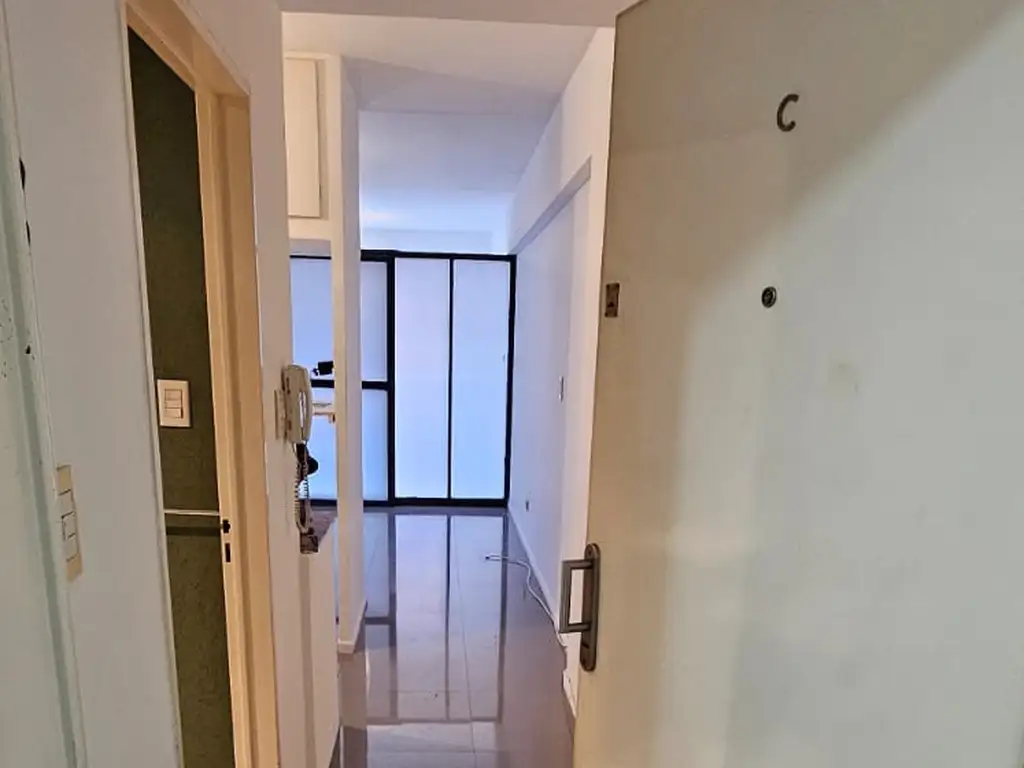 Foto de MONOAMBIENTE AL FRENTE DIVISIBLE CON BALCON 34M2 - BAJAS EXPENSAS, imagen 1