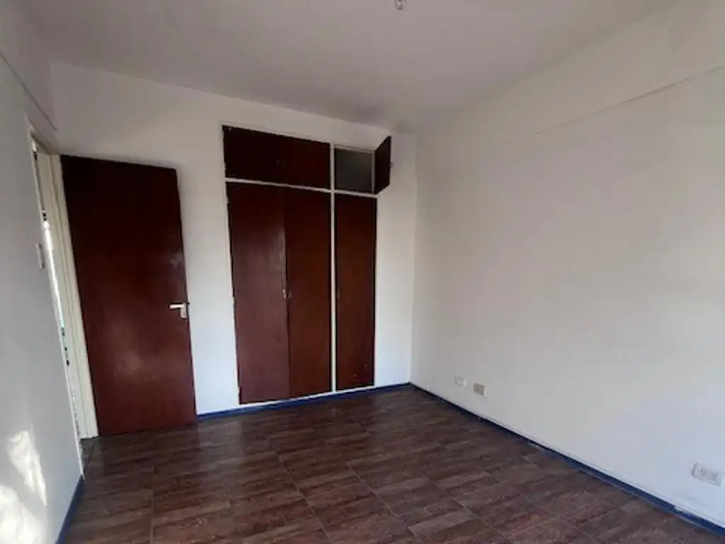 Foto de Venta Casa de 4 ambientes con garaje, terraza en Versalles, imagen 5