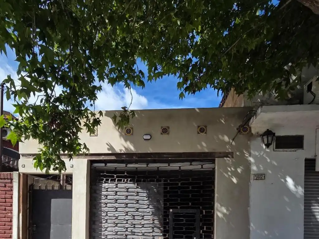 Foto de Local comercial sobre la calle J.Marmol al 2564 en San Justo, imagen 2
