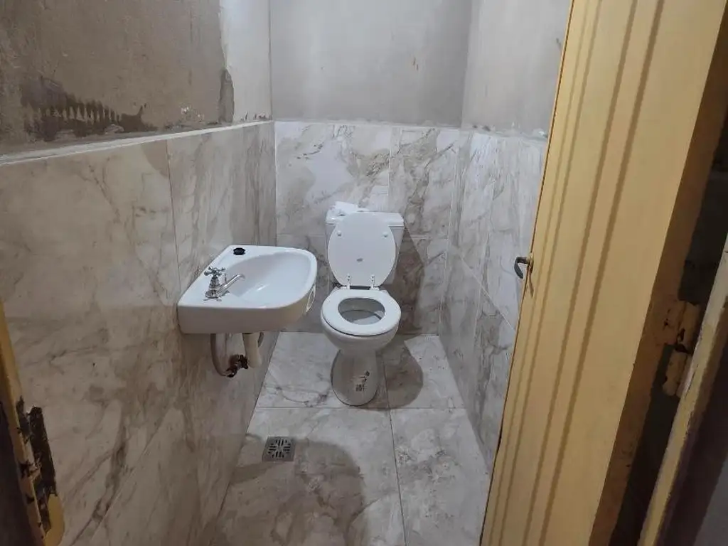 Foto de Local comercial sobre la calle J.Marmol al 2564 en San Justo, imagen 4