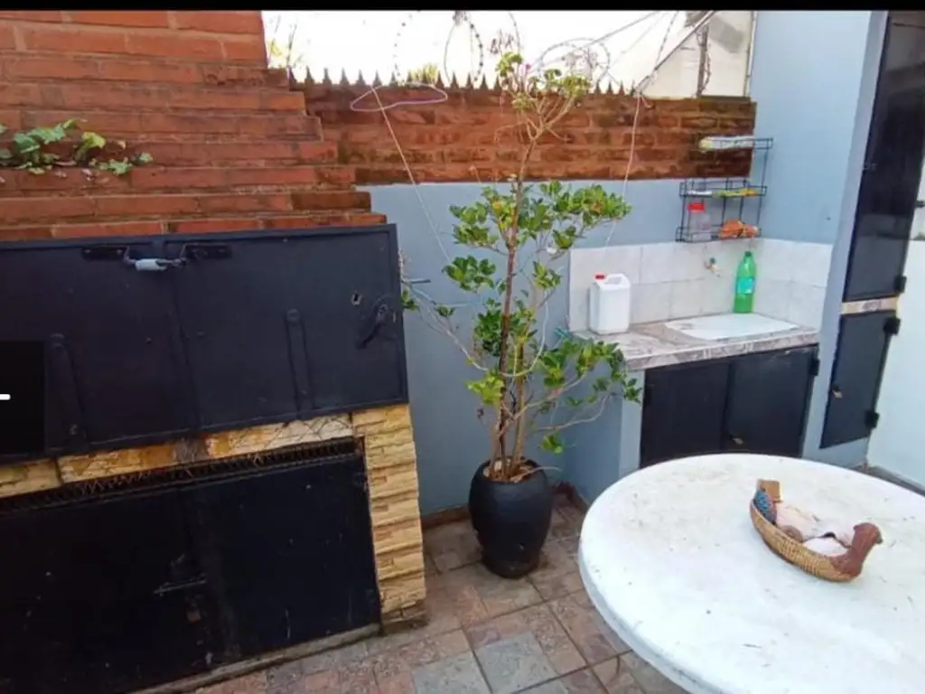 Foto de EXCELENTE DUPLEX DE 3 AMBIENTES CON PATIO Y PARRILLA, imagen 2