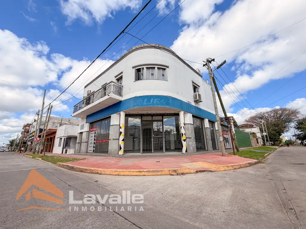 Foto de LOCAL EN ESQUINA SOBRE AVENIDA, imagen 1
