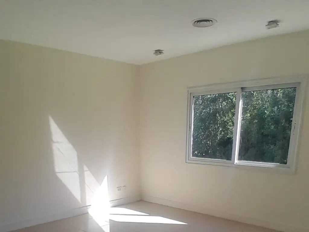 Foto de CASA 5 AMBIENTES CON PISCINA!, imagen 5
