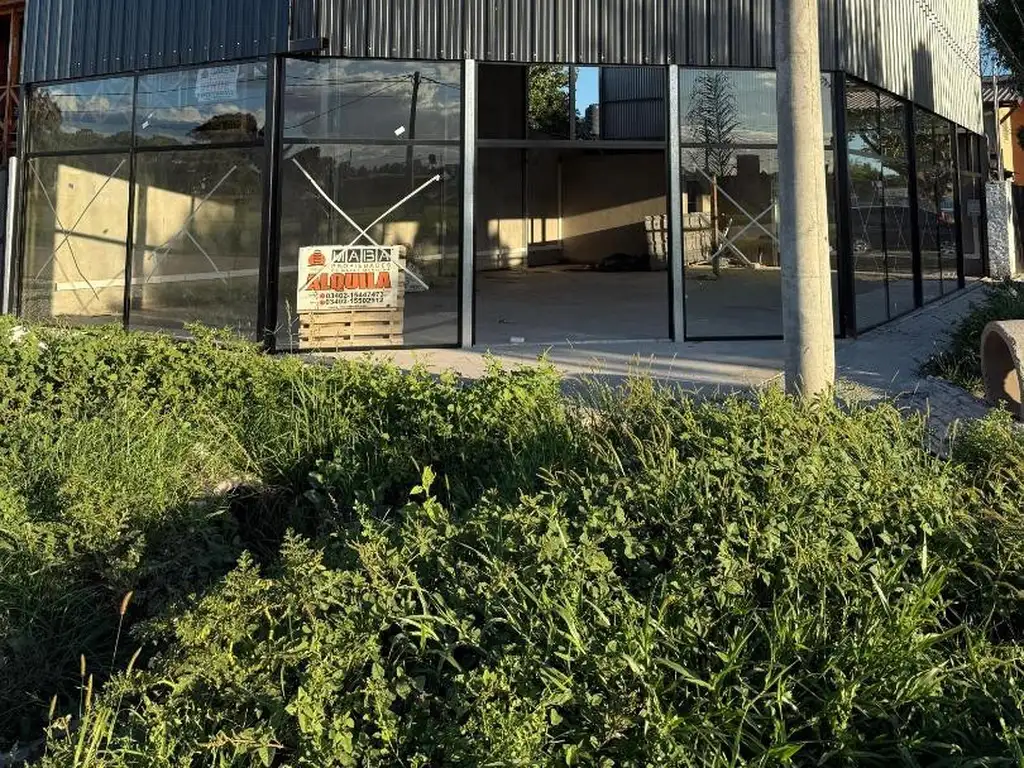 Foto de AMPLIO LOCAL COMERCIAL EN ALQUILER, PUEBLO ESTHER!, imagen 2