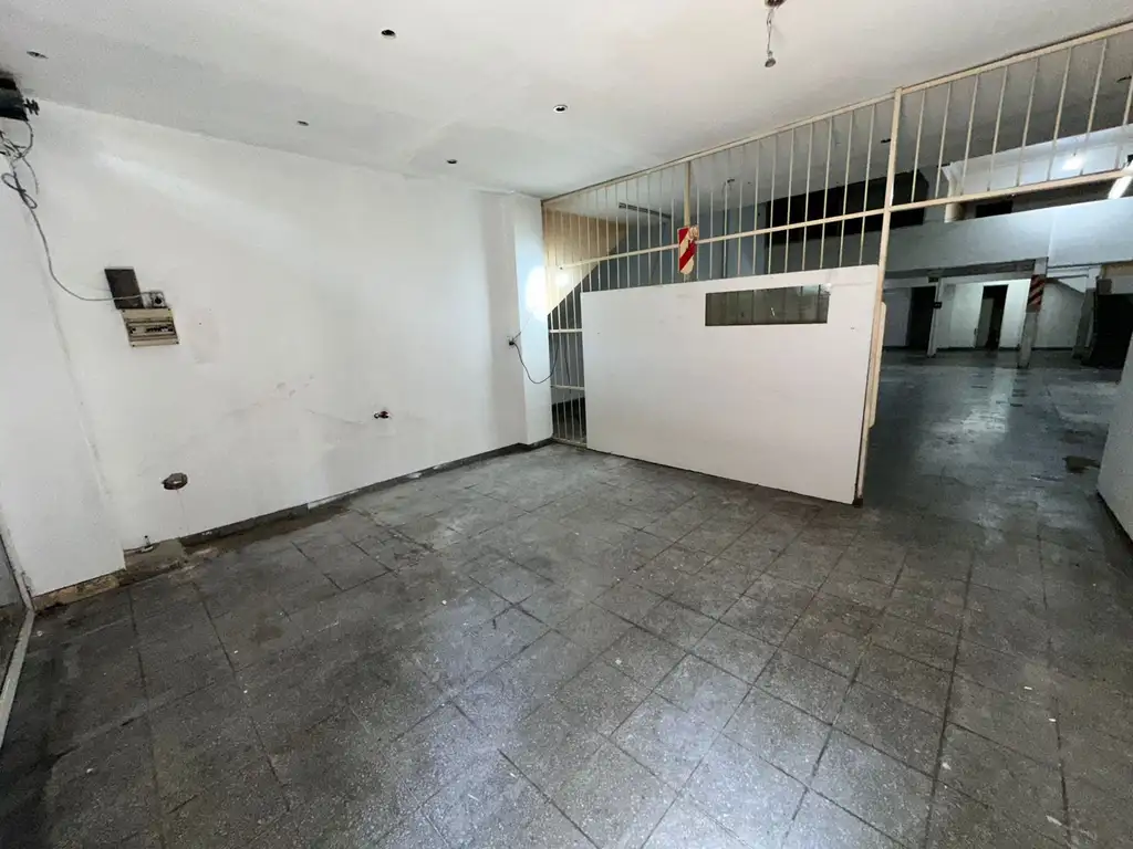 Foto de Local/Deposito En ALQUILER Av. Juan De Garay Barrio San Cristóbal, imagen 3