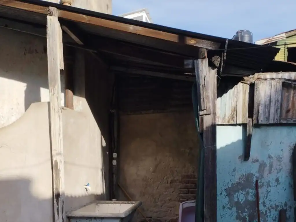 Foto de Terreno c/vivienda precaria a demoler, posibilidad edificio, imagen 1