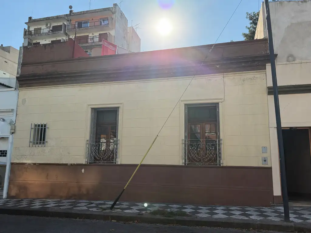 Foto de EXCELENTE OPORTUNIDAD, PARA PONER EN VALOR, GRAN PH DE EPOCA, 3 AMB, imagen 1