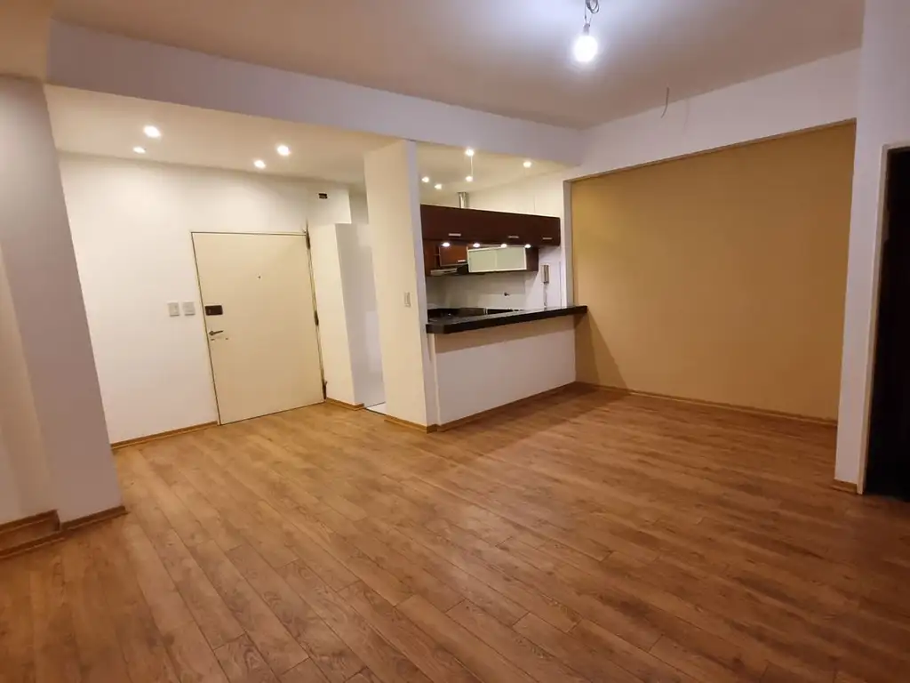 Foto de EXCELENTE DEP.TO DOS AMBIENTES -BAJAS EXPENSAS, imagen 3
