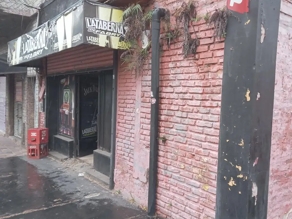 Foto de Local Esquina Villa Dominico Alquiler, imagen 1