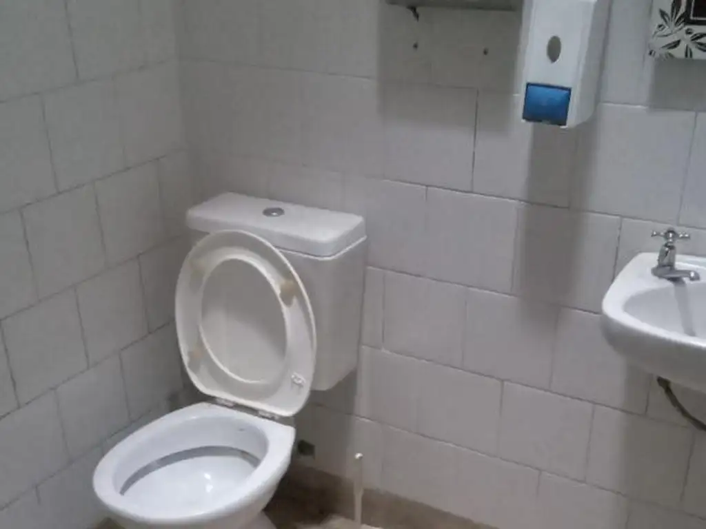 Foto de Local Esquina Villa Dominico Alquiler, imagen 3