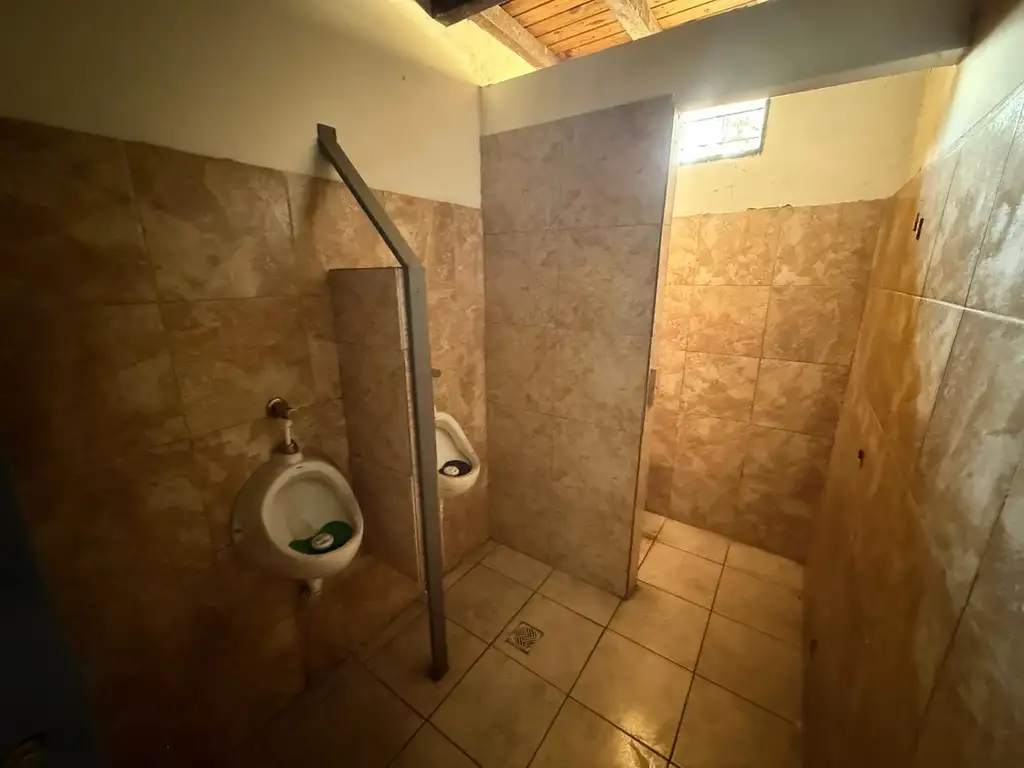 Foto de Esquina estratégica gran visibilidad. Ideal múltiples rubros, imagen 5