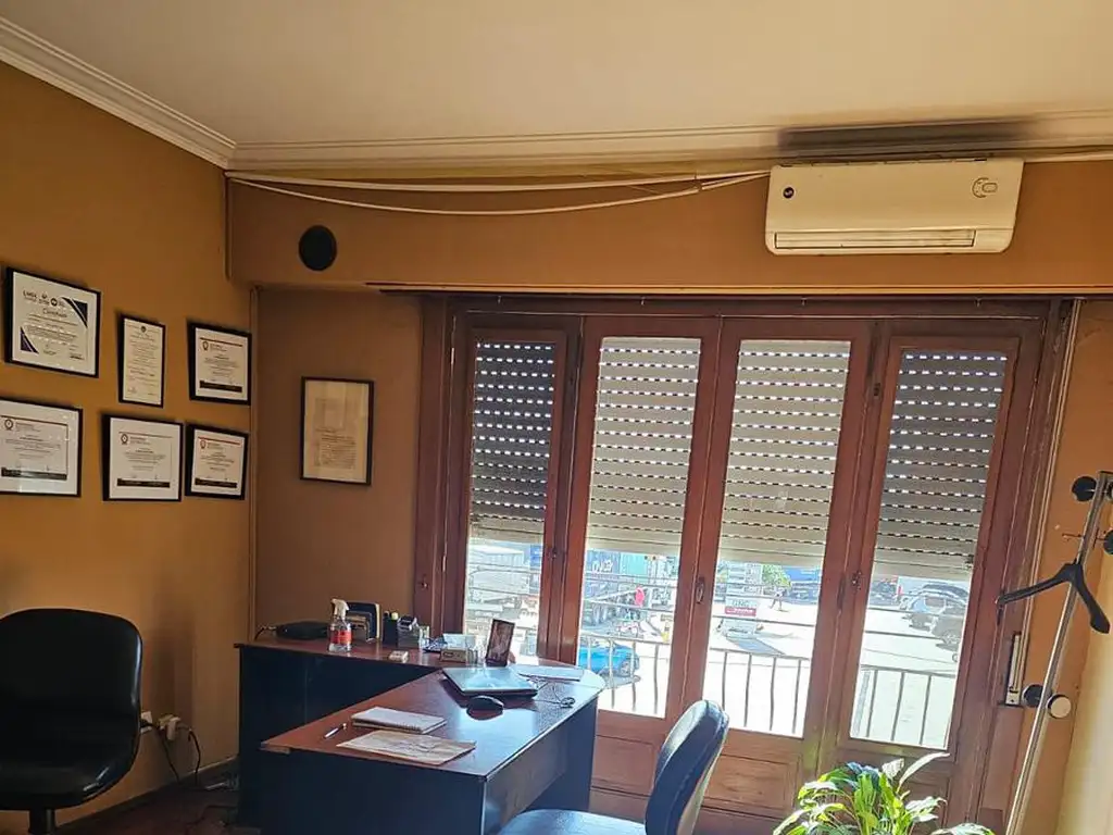 Foto de Esquina comercial 197 y panamericana 150 mts 1 piso por escalera, imagen 3