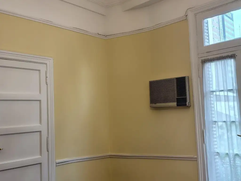 Foto de Venta apto profesional. 4 ambientes más galería y dependencia, imagen 2