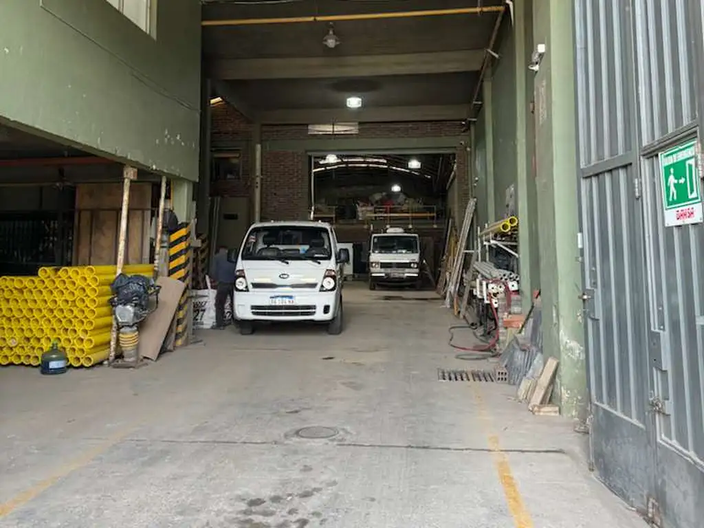 Foto de SOLIDO INMUEBLE INDUSTRIAL + OFIC / VVDA/ SHOWROOM, imagen 1