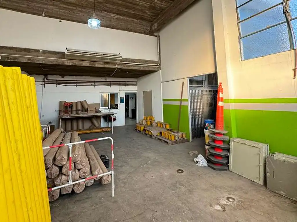 Foto de SOLIDO INMUEBLE INDUSTRIAL + OFIC / VVDA/ SHOWROOM, imagen 3