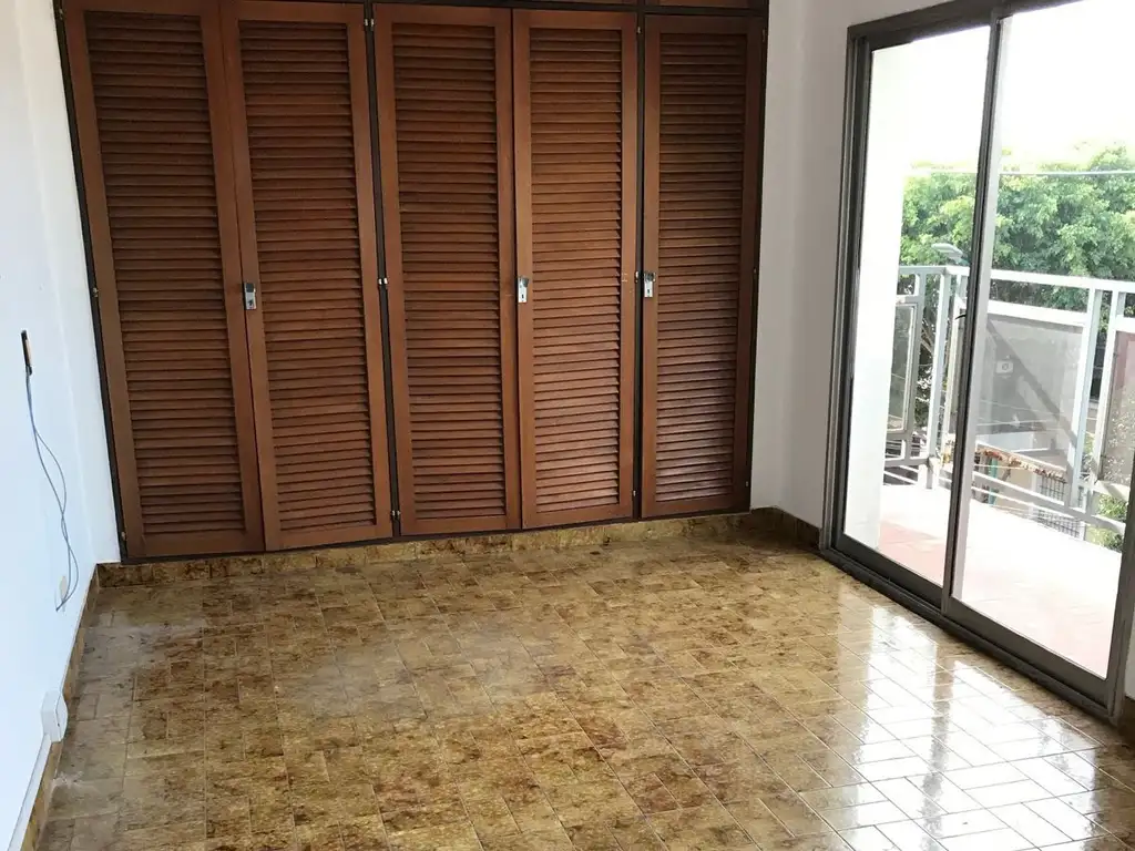 Foto de SOLIDO INMUEBLE INDUSTRIAL + OFIC / VVDA/ SHOWROOM, imagen 2