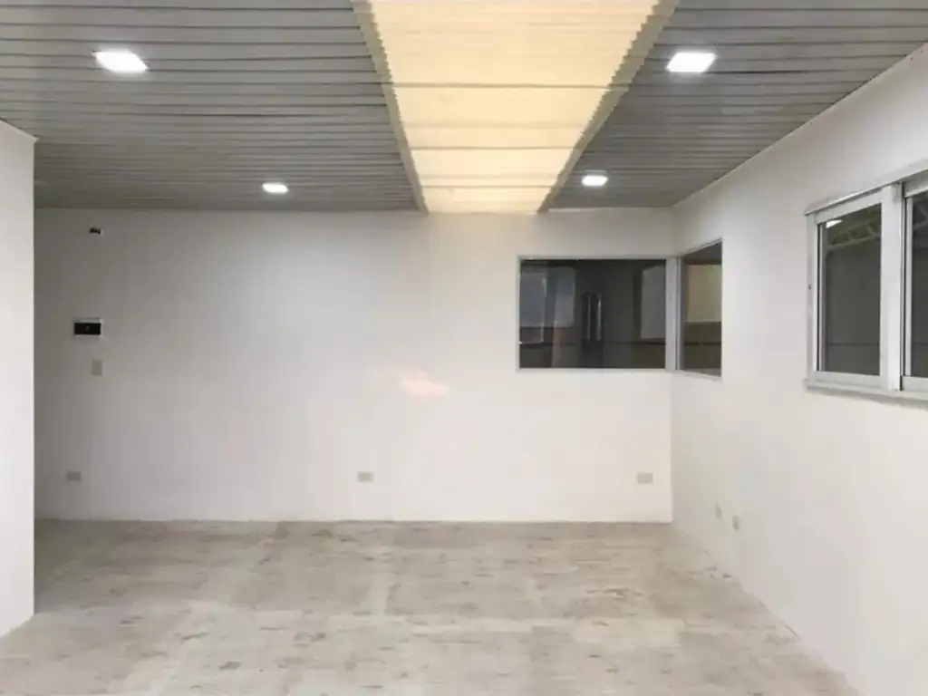 Foto de EXCELENTE GALPON EN ALQUILER MAQUINISTA SAVIO, imagen 4