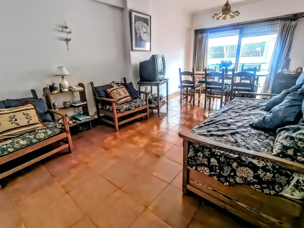 Foto de Excelente depto semi piso , 3 amb, balcón a la calle y coche, imagen 4
