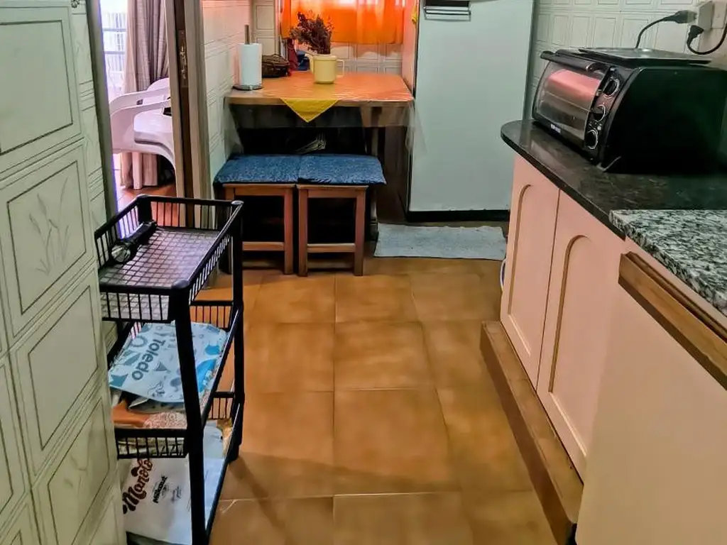 Foto de Excelente depto semi piso , 3 amb, balcón a la calle y coche, imagen 5