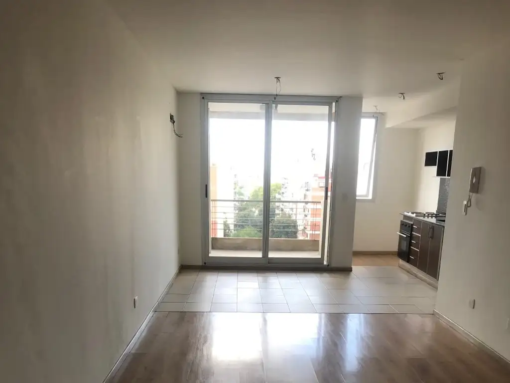 Foto de DEPARTAMENTO EN ALQUILER DE DOS AMBIENTES MUY GRANDE CON COCHERA, imagen 1