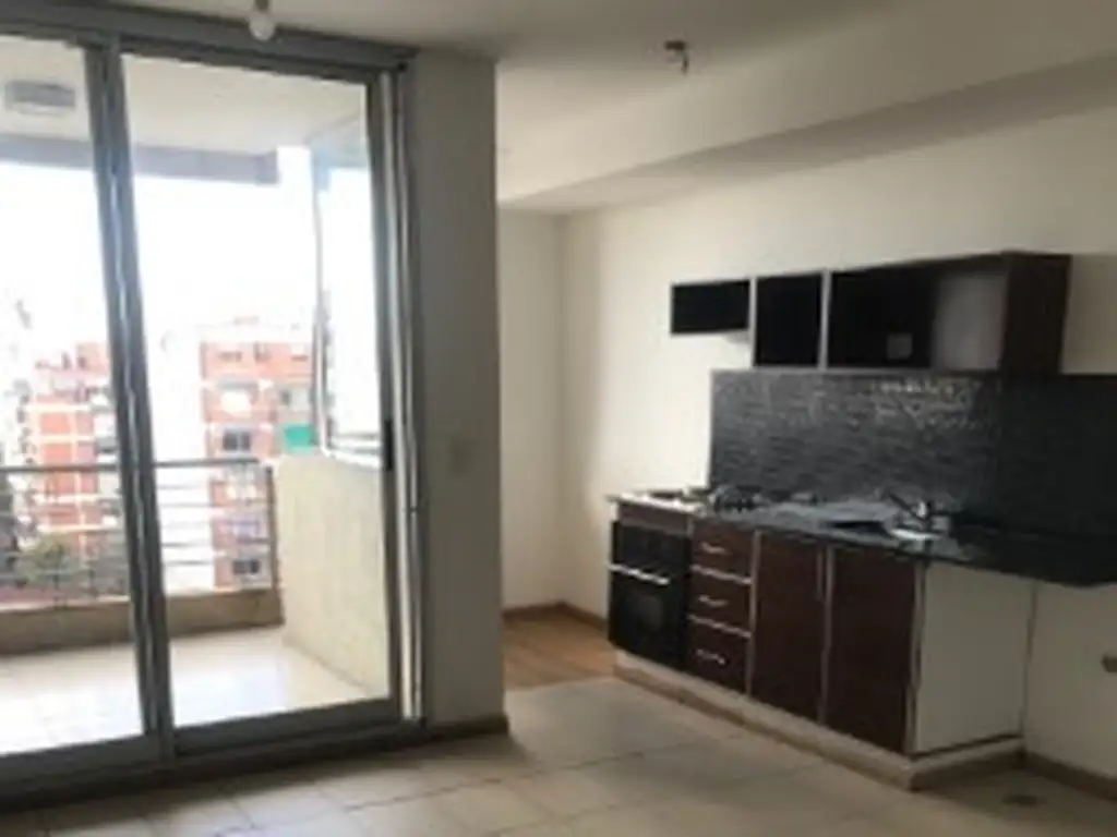 Foto de DEPARTAMENTO EN ALQUILER DE DOS AMBIENTES MUY GRANDE CON COCHERA, imagen 3