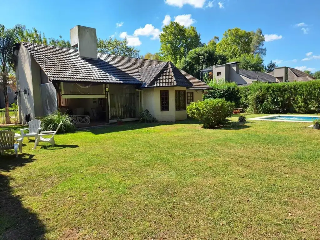 Foto de Casa Chalet en Alquiler en Campos de Alvarez, Francisco Álvarez, Moreno, imagen 2