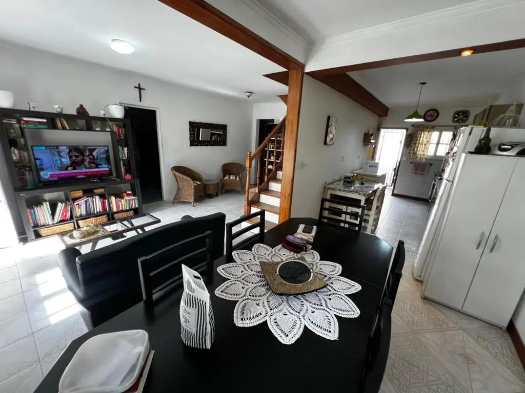Foto de CASA DE 5 AMBIENTES CON PARQUE ADELANTE, imagen 5