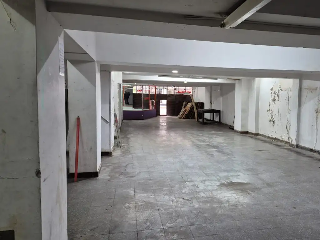 Foto de AMPLIO LOCAL COMERCIAL CON SOTANO EN EXCELENTE UBICACION., imagen 5