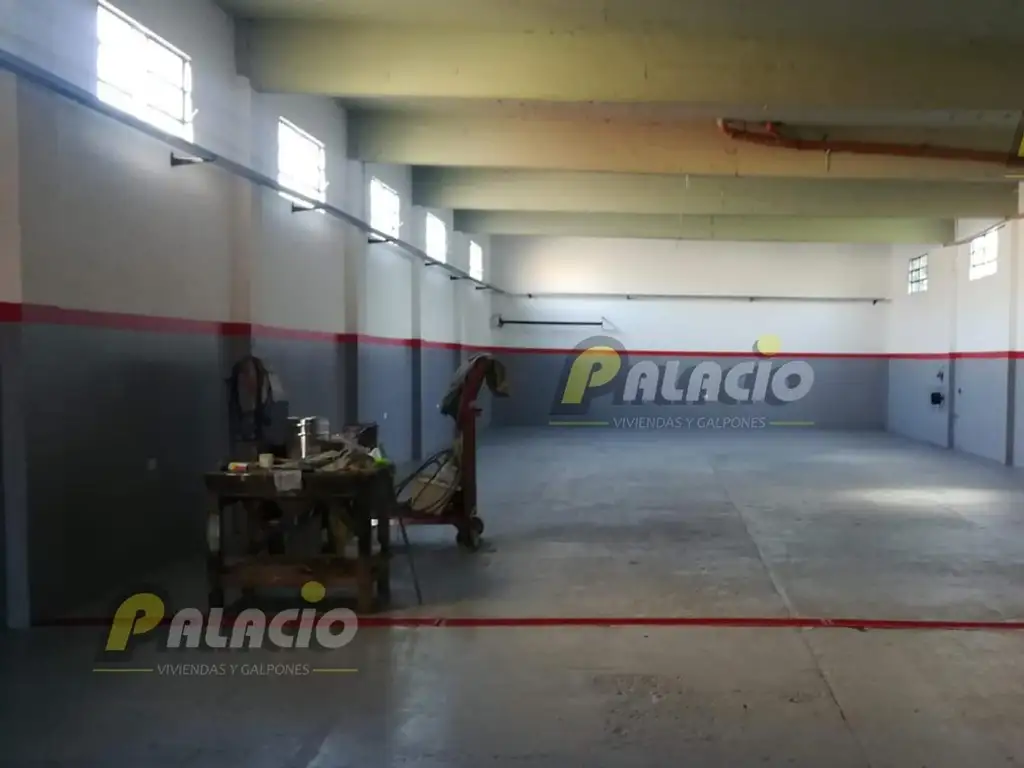 Foto de Galpón 300m2 en ALQUILER en Tres de Febrero, imagen 1