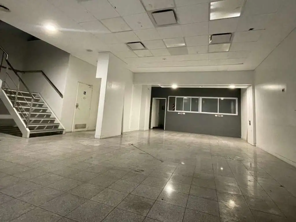 Foto de LOCAL COMERCIAL SOBRE AV. JUAN MANUEL DE ROSAS (EX PROVINCIAS UNIDAS), imagen 3