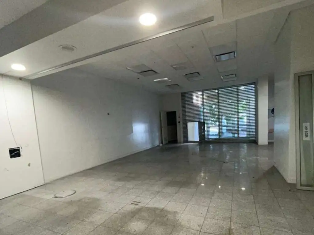 Foto de LOCAL COMERCIAL SOBRE AV. JUAN MANUEL DE ROSAS (EX PROVINCIAS UNIDAS), imagen 4