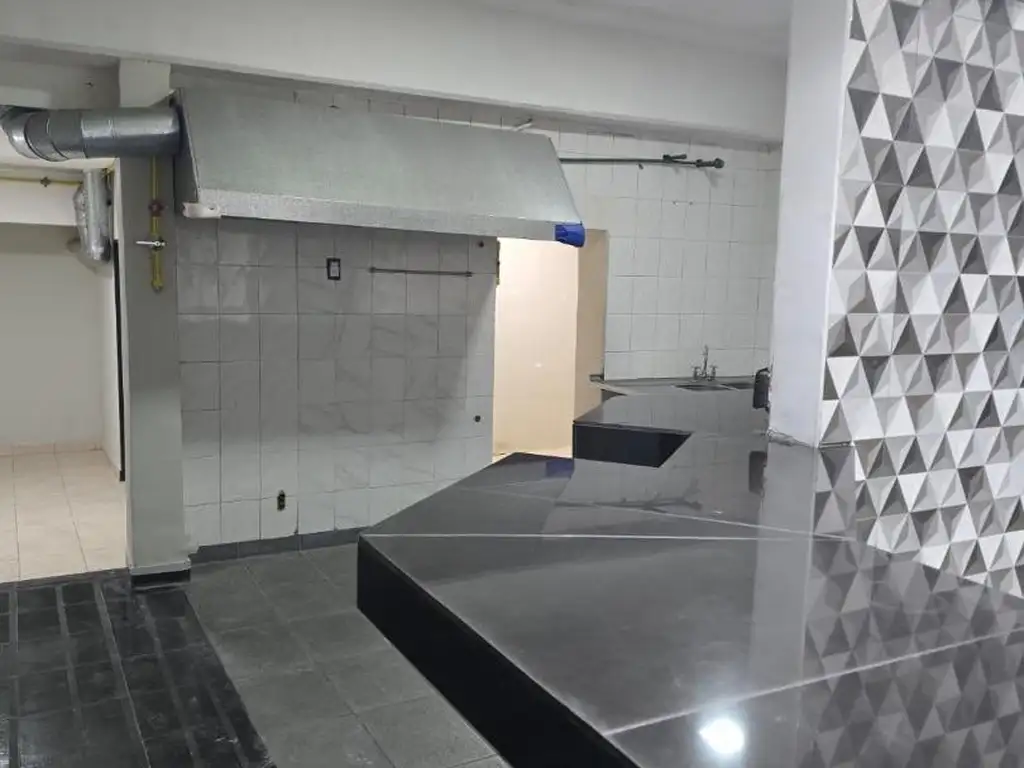 Foto de ALQUILA LOCAL PRIMER PISO LINIERS, imagen 3