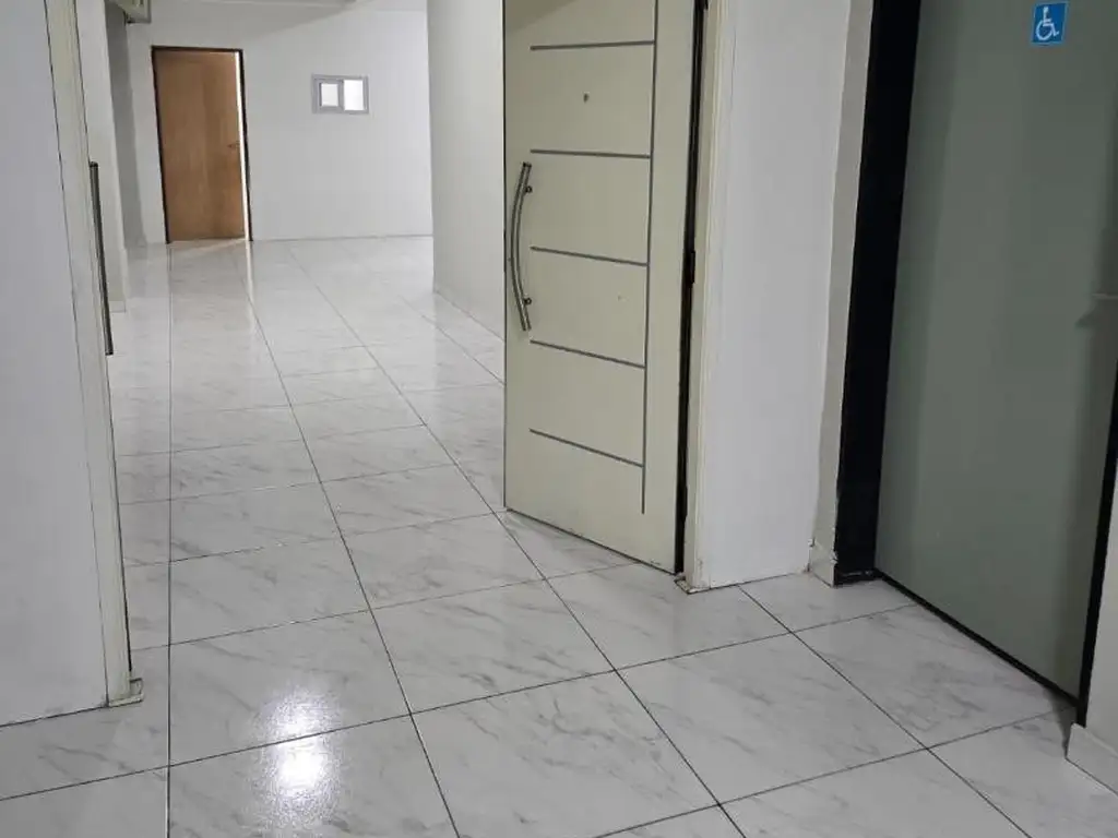 Foto de ALQUILA LOCAL PRIMER PISO LINIERS, imagen 5