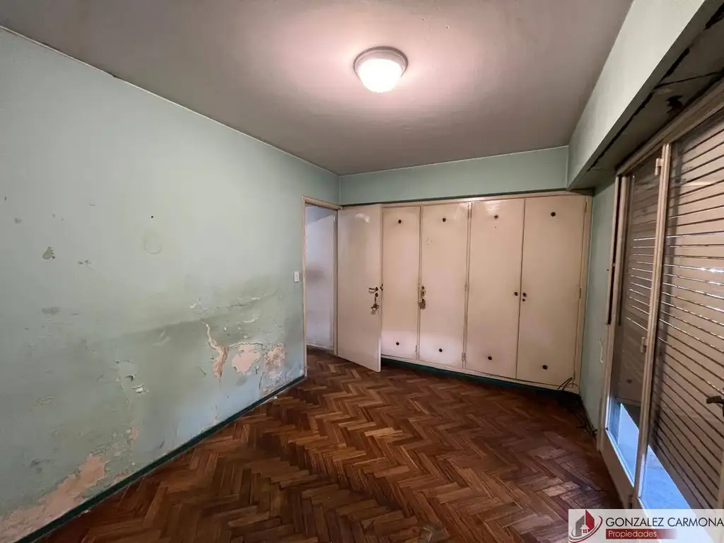 Foto de Departamento en venta c/ cochera en Villa del Parque, imagen 2