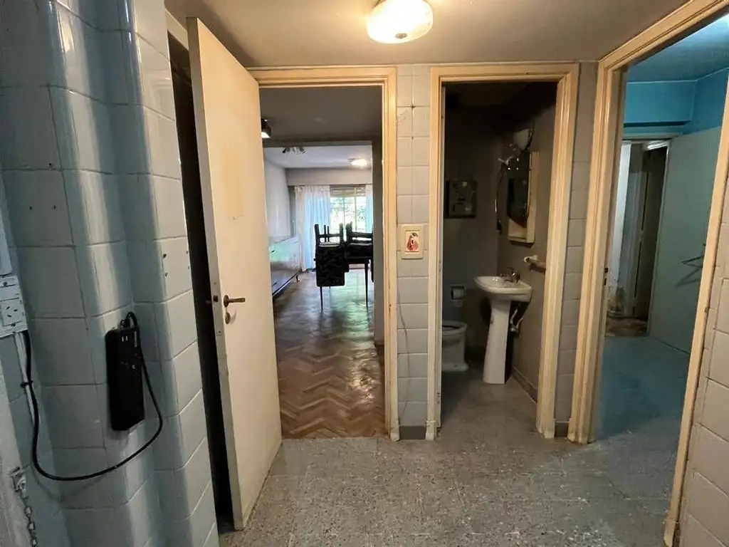 Foto de Departamento en venta c/ cochera en Villa del Parque, imagen 4